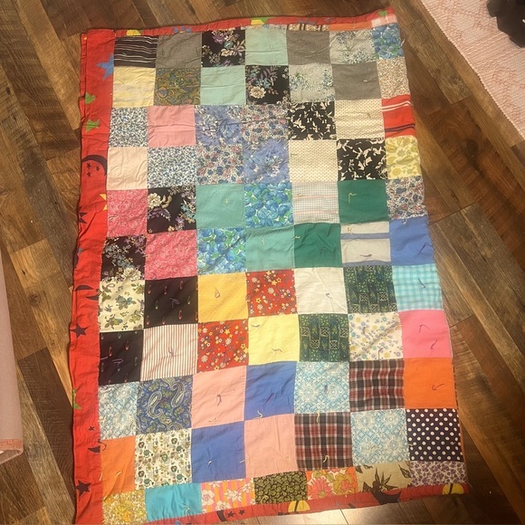 Vintage, 70s handmade quilt 58” wide x 81” long - Picture 1 of 7